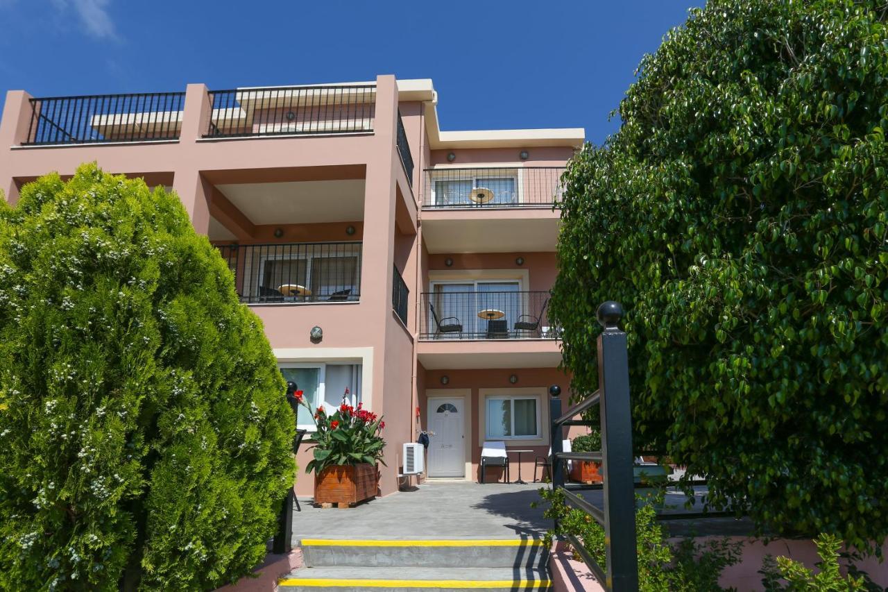 Pelagos Hotel 3*